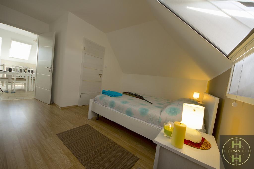 Hunters House Kft Bed And Breakfast Toltestava Rum bild